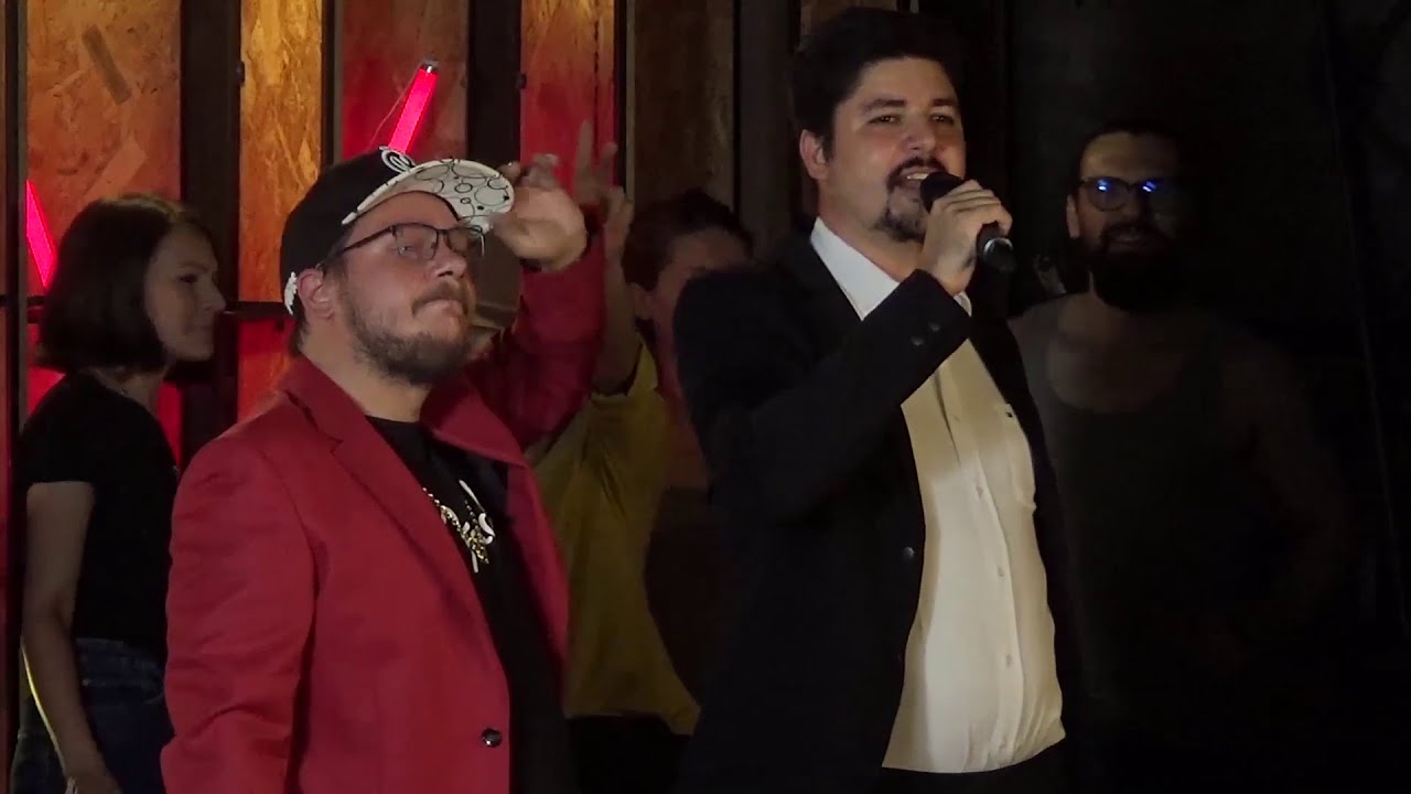 Facem Virale - Iulian Universalu' şi Stivăn Quasaru' - Maneaua lu Greta