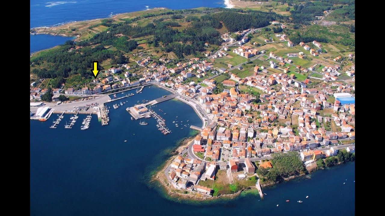 Casa amplia con vistas al mar en zona tranquila y céntrica, con garaje. 200.000€