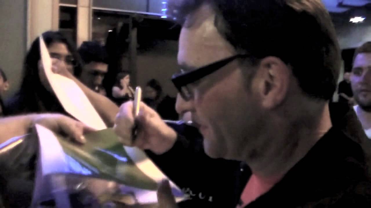 Tom Kenny Voice Of SpongeBob SquarePants Gets Mobbed At San Diego Comic Con 2013