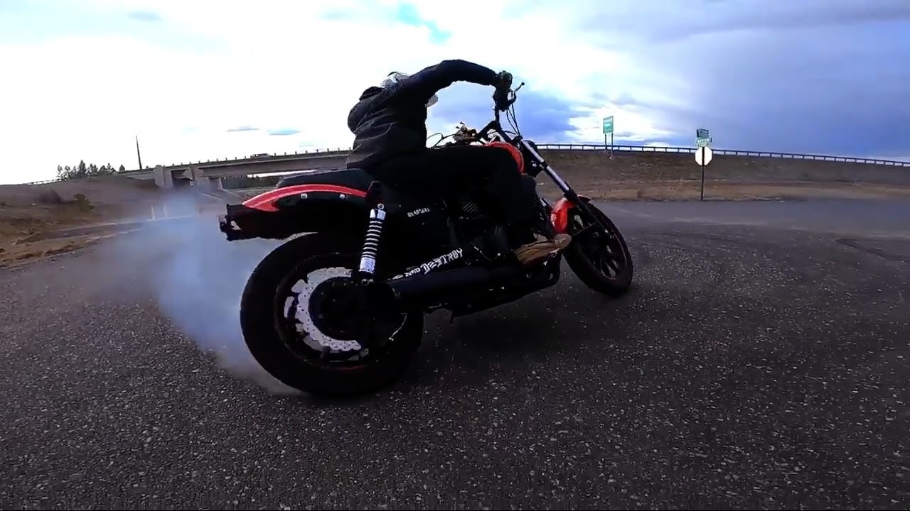 Yamaha Bolt Stunts