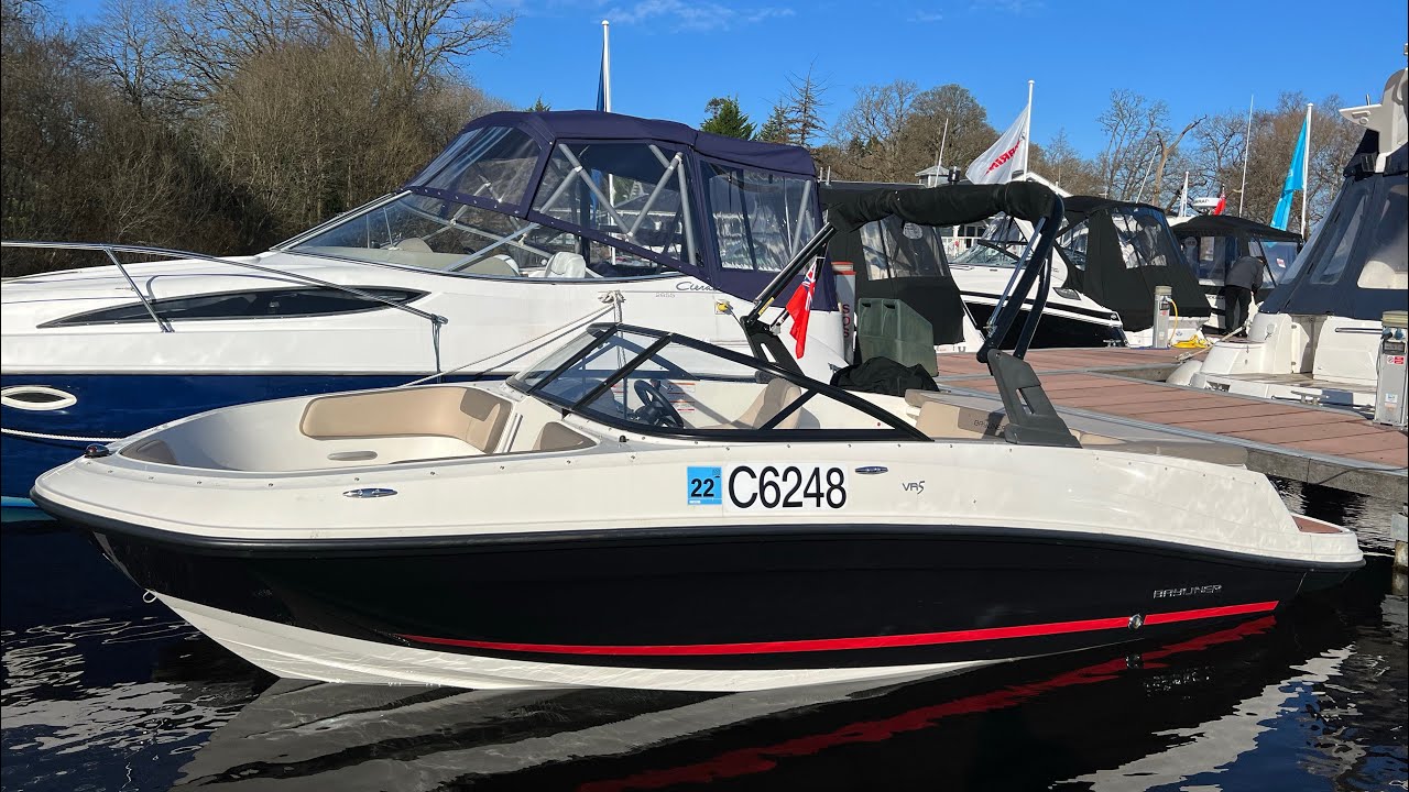 2018 Bayliner VR5 Bowrider £42,995. Family fun.
