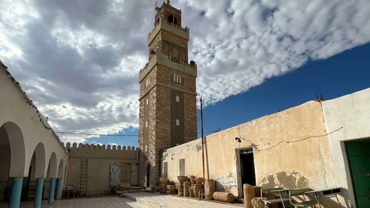 🕌 جامع عقبة بن نافع في تلمين | جوهرة تاريخية في قبلي – تونس 🇹🇳