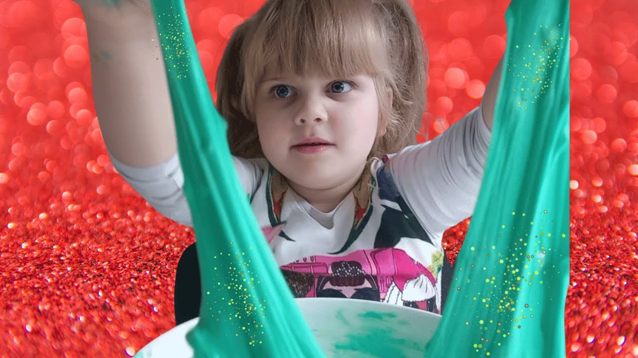 Make Christmas slime with Anna