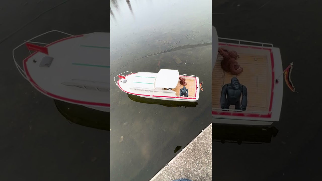 Graupner Commodore mit einer alten Varioprop auf dem Eis am Kruppsee im Winter 2025,