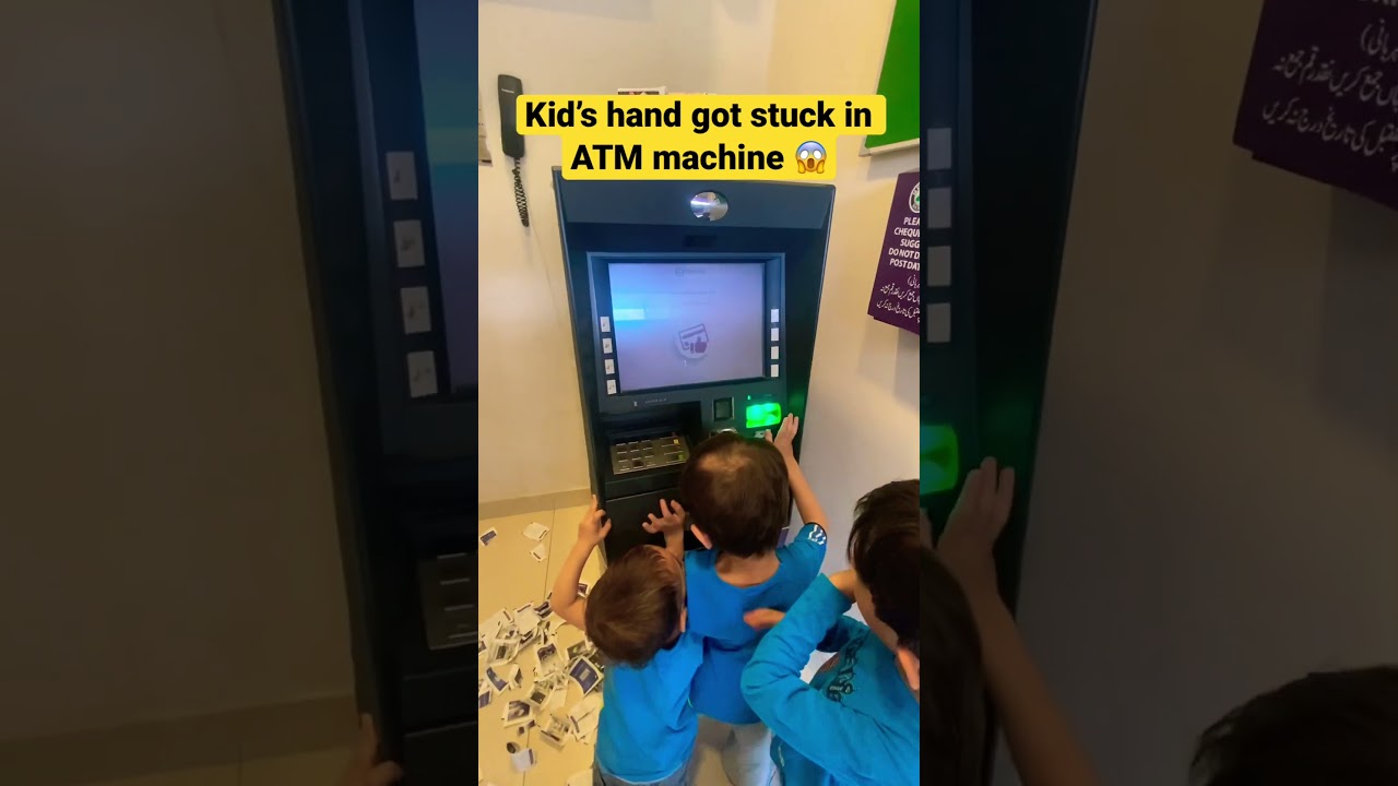 Baby hand got stucked in ATM machine #youtubeshorts #viral #india #atm #parents #parenting #parent
