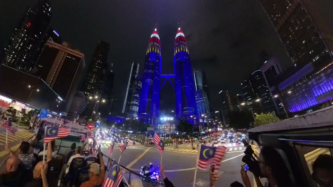 Hop On Hop Off Melihat Pencahayaan Sekitar Kuala Lumpur Sempena Bulan Kemerdekaan 2024
