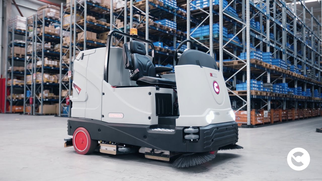 C120: the floor scrubber fully equipped for every cleaning task | Comac