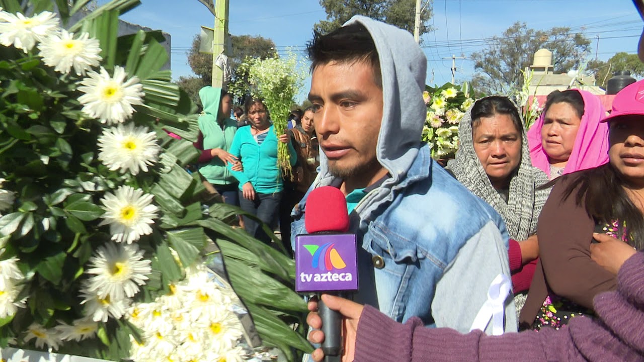 Habitantes de San Miguel Canoa dieron el último adiós al joven que murió en La Malinche