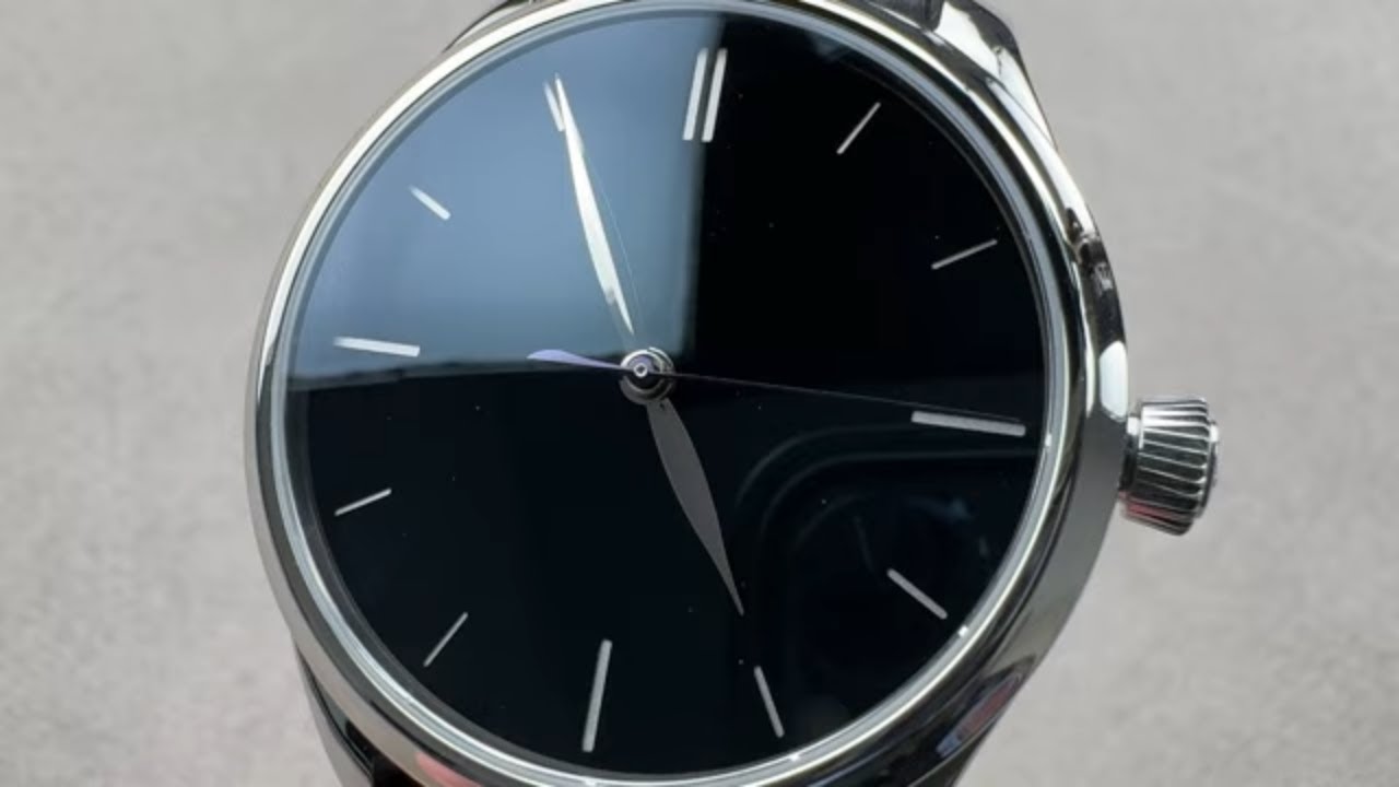 H. Moser & Cie Endeavour Centre Seconds (1200-1235) - 40mm Vantablack Dial Hands-On Watch Review