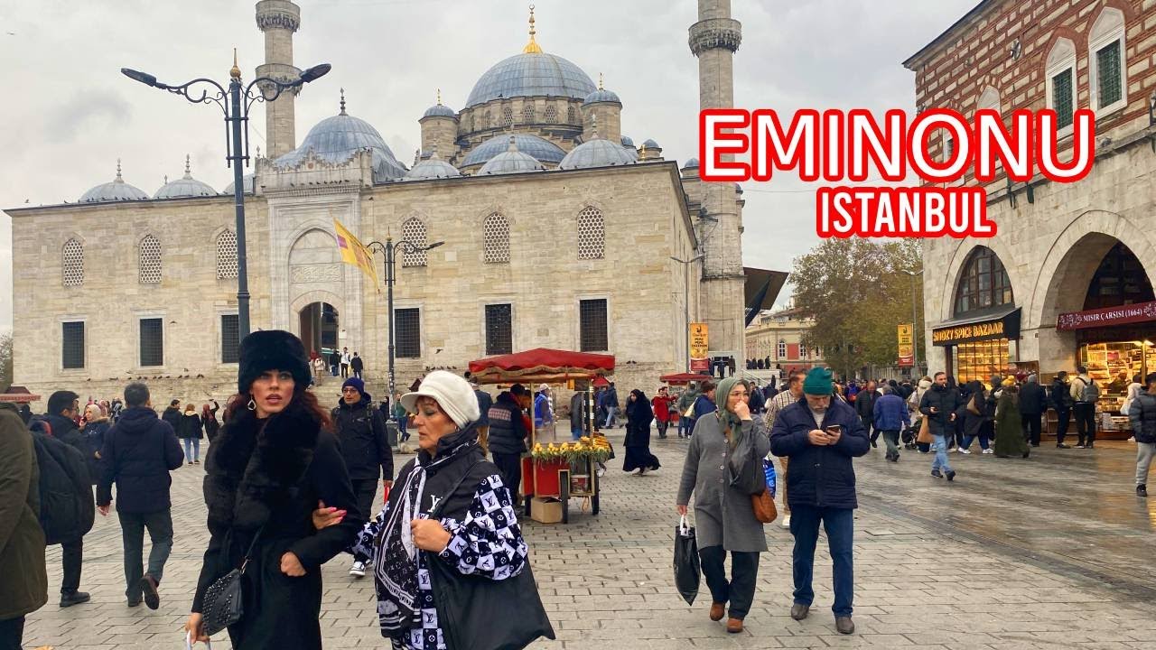 Эминёню в Стамбуле в декабре: живописная пешеходная экскурсия в пасмурную погоду