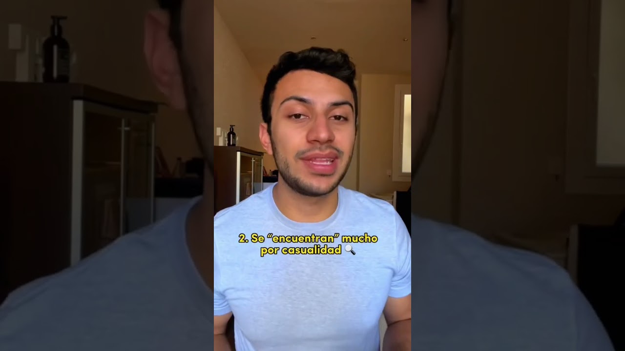 4 se&ntilde;ales de que LE GUSTAS a una persona t&iacute;mida 👉🏾👈🏾 #shorts