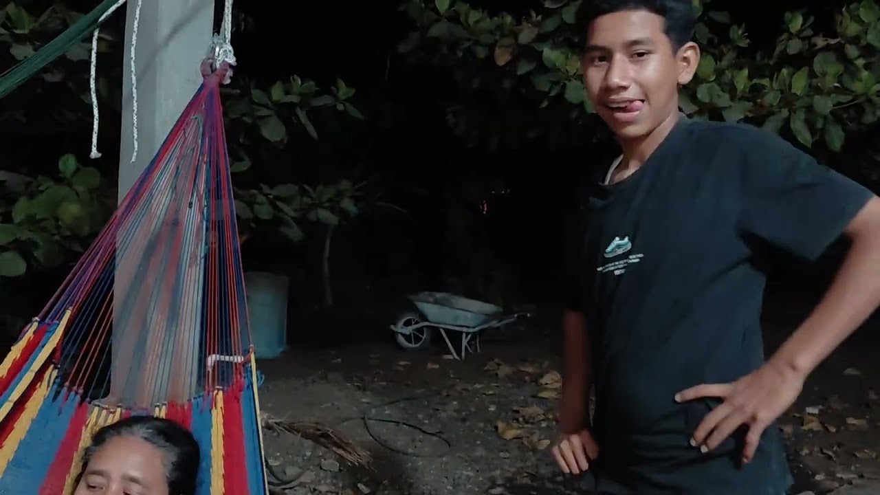 🚨Urgente  a la familia le esta pasando algo grave 😱 la puerta se cierra sola 😱