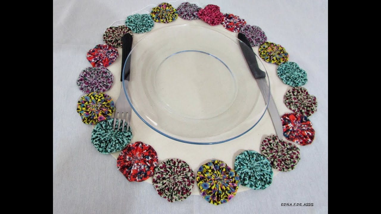MESA POSTA - SOUPLAST - FUXICO DE TECIDO - DECORAÇÃO