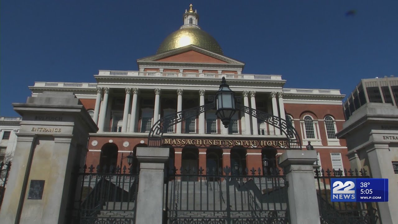 State workers protest unfunded raises, contracts