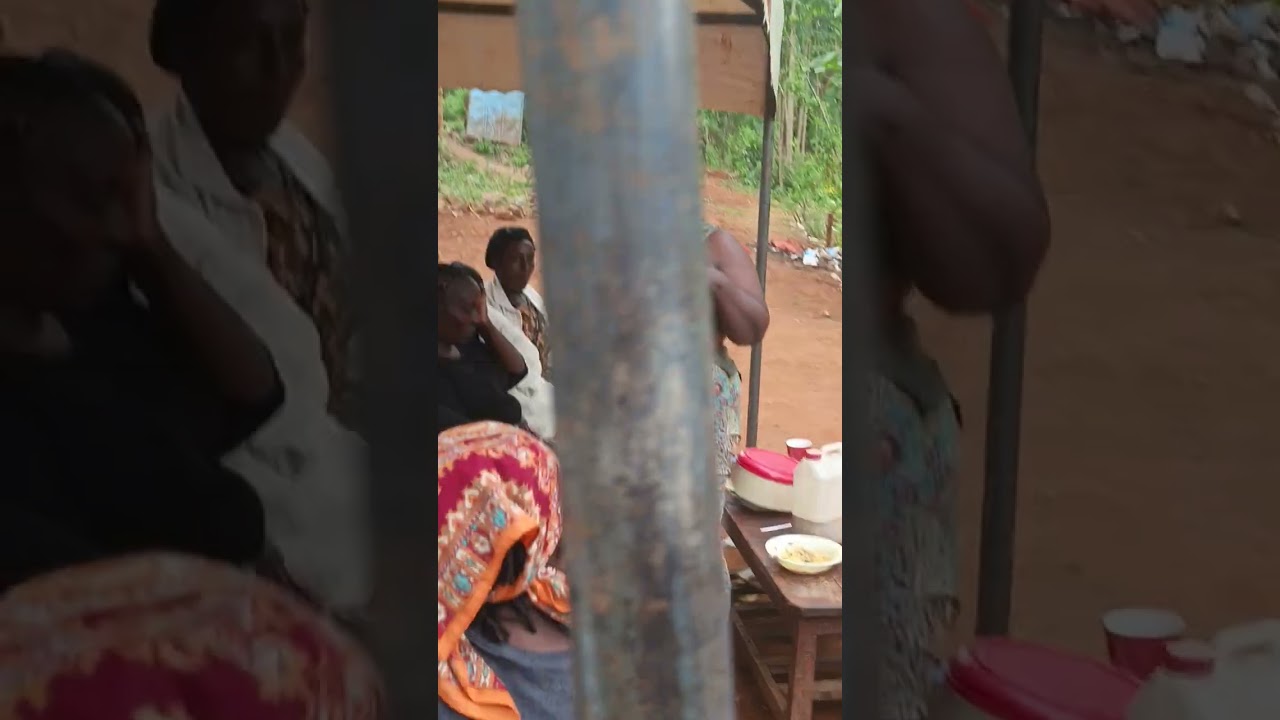 FAMILY GATHERING MY SISTER SINGING TO US.. MAY GOD  RESTORE MY FAMILY🤔🤔🤔