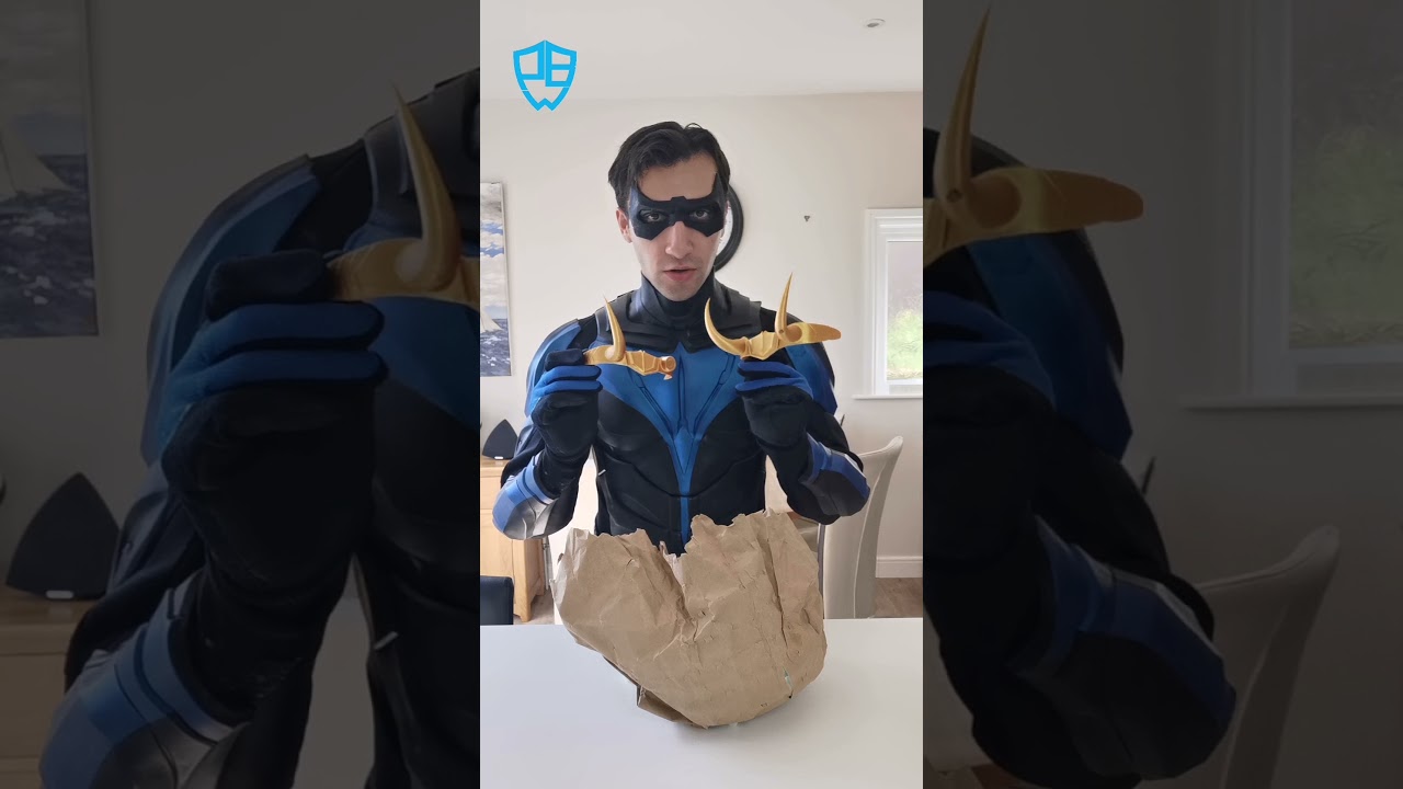 Unboxing Titans Nightwing Wingdings and Loki Series Sylvie Crowns