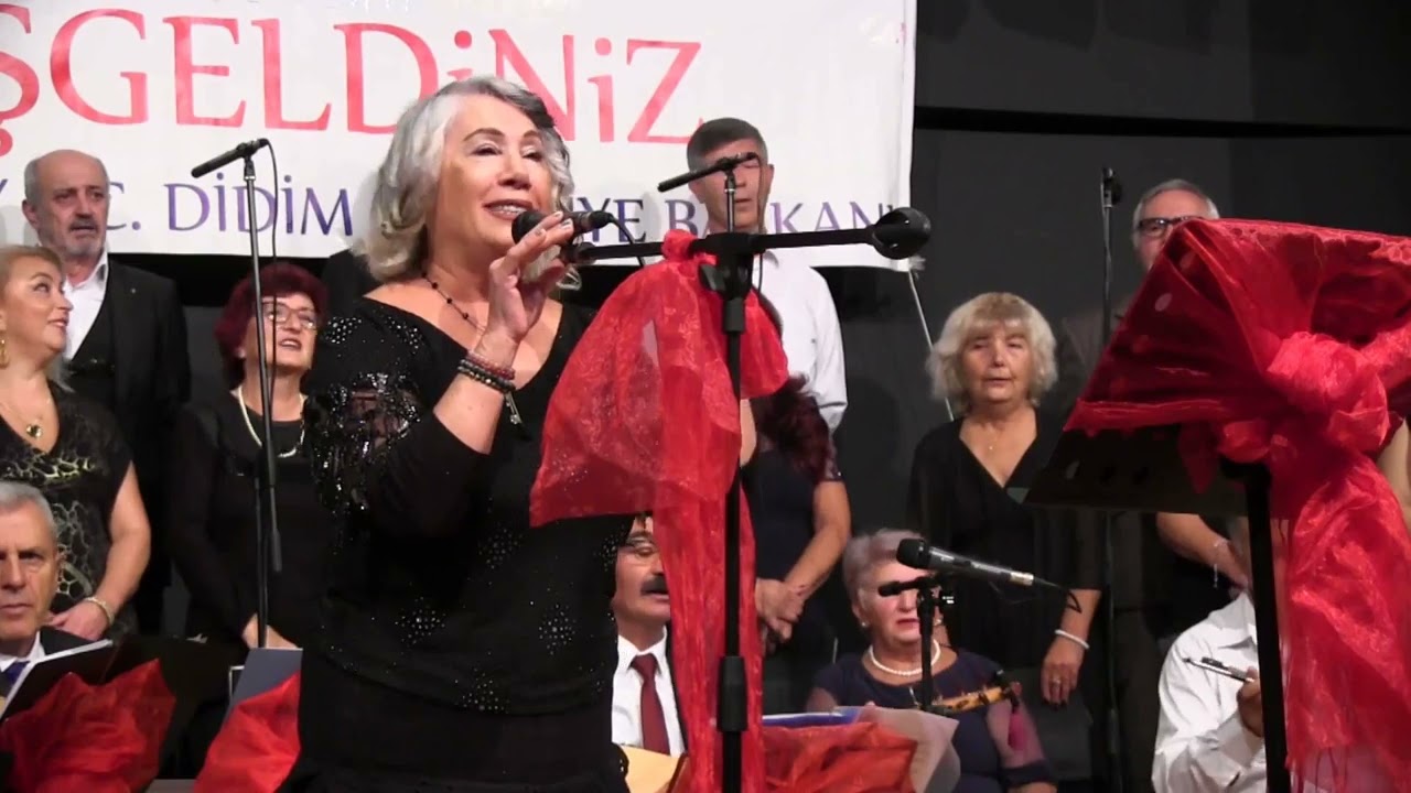 Didim Türkü Grubundan Firdes Yeşilyurt
