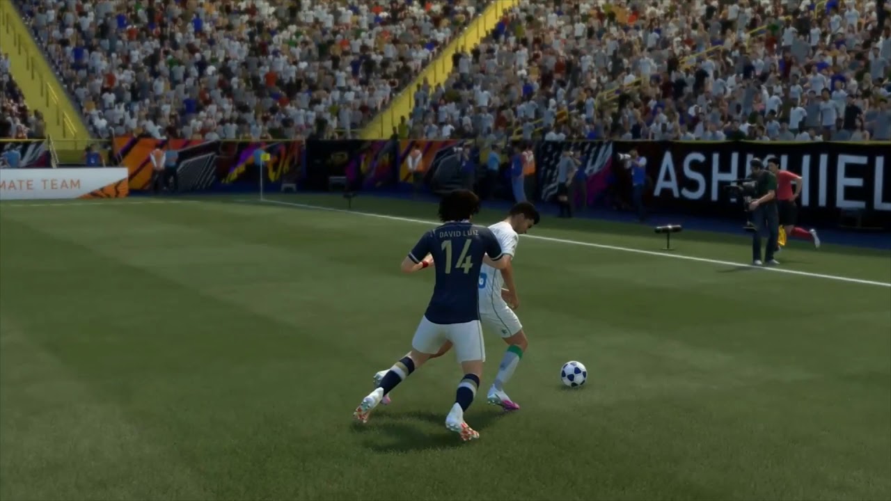 DAVID LUIZ ATTACKED FERRAN TORRES ON THE SOCCER PITCH