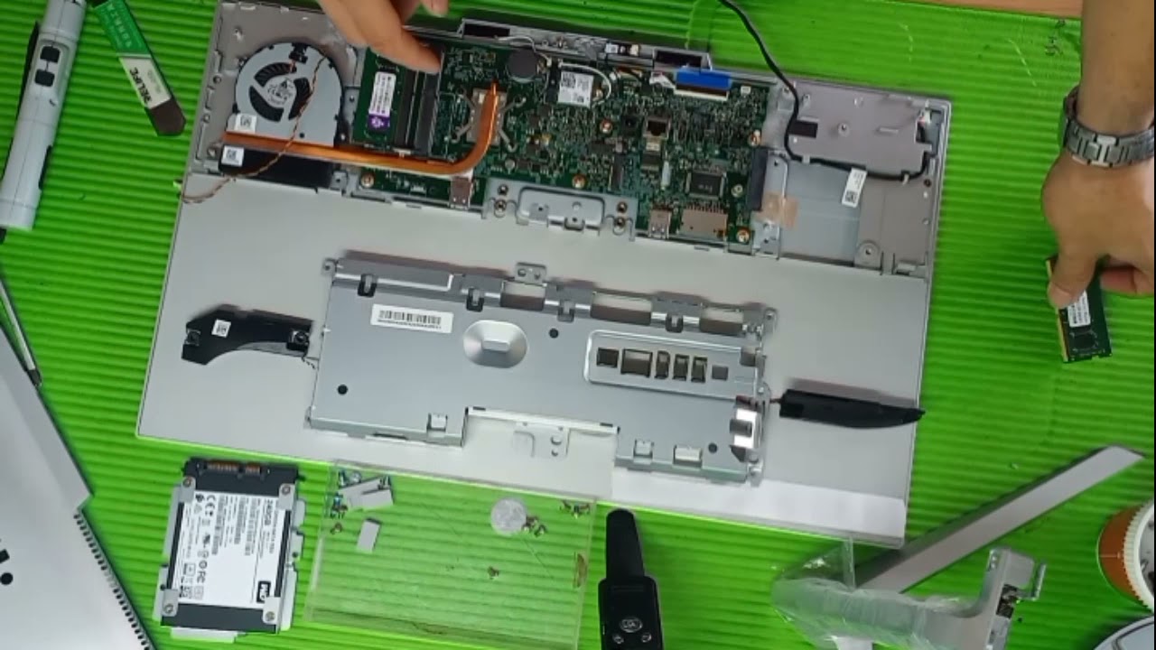 แกะเครื่อง Acer C22 เพื่ออัพเกรดRam และ HDD แกะง่าย คลิปเดียว Step by Step
