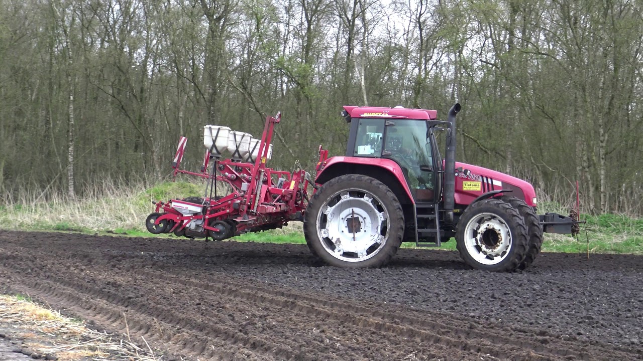 SUIKERBIETEN ZAAIEN MET EEN CASE IH CS 110 MET EEN MONOPLL SE BIETEN ZAAIEN