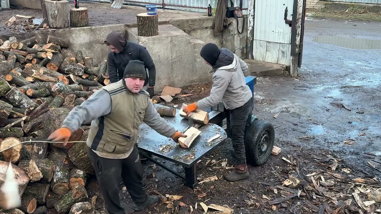 Brutal Log Splitter at Full Power