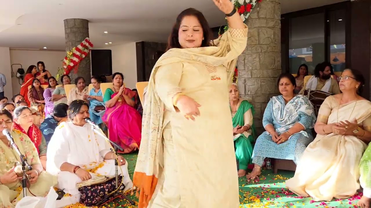 बरसाने वाली श्री राधा, कोई मोल ना लागे श्री राधा। 💖🙏 #राधा #बरसाना #प्रेम @Vedicsanatandharm9034 