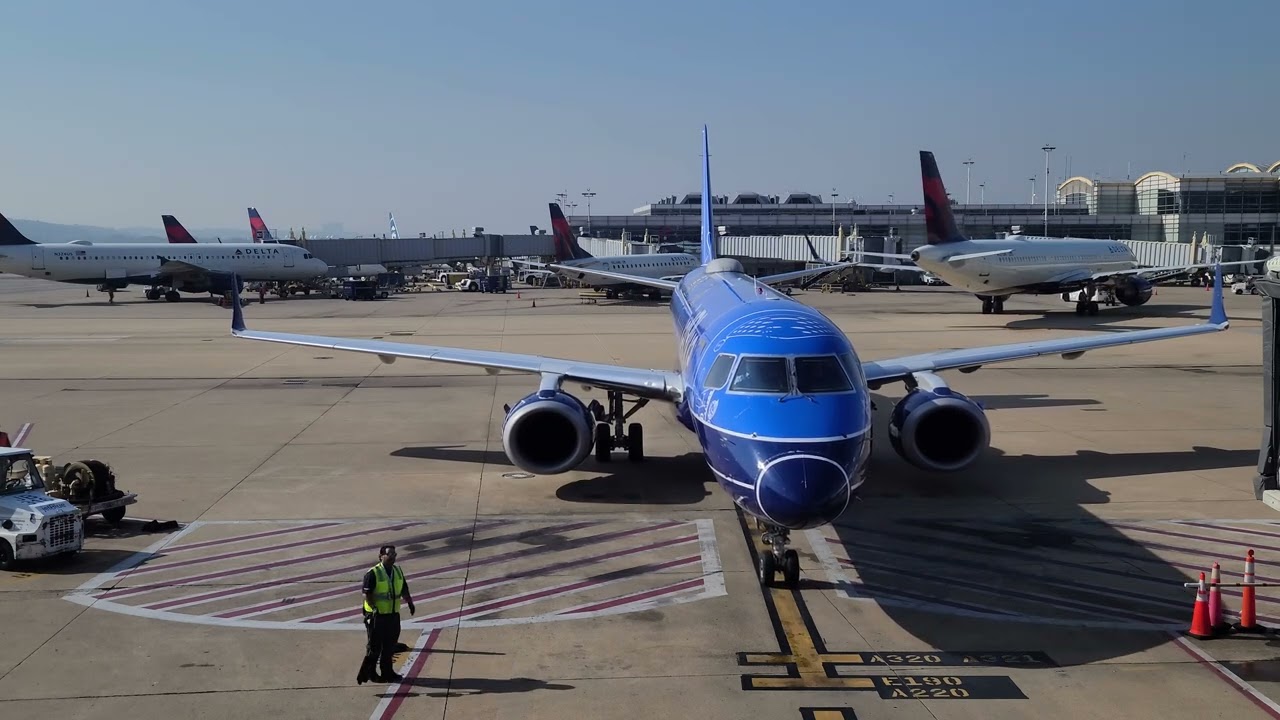 DCA - jetBlue Blueprint livery pulling into the gate at Reagan International 6/2/2023