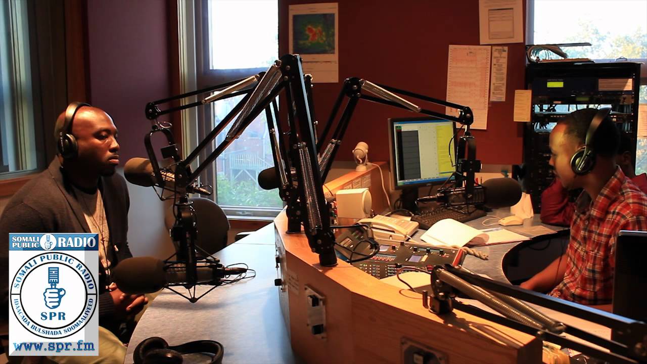 Obama Campaign Team Urges Somali Americans to Vote Via Somali Public Radio