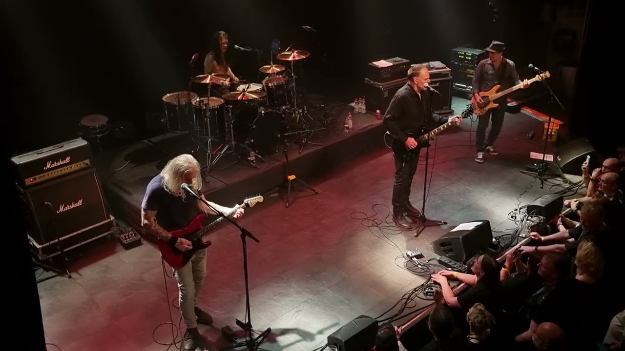 Harem Scarem - Slowly Slipping Away Live at De Cacaofabriek Helmond.