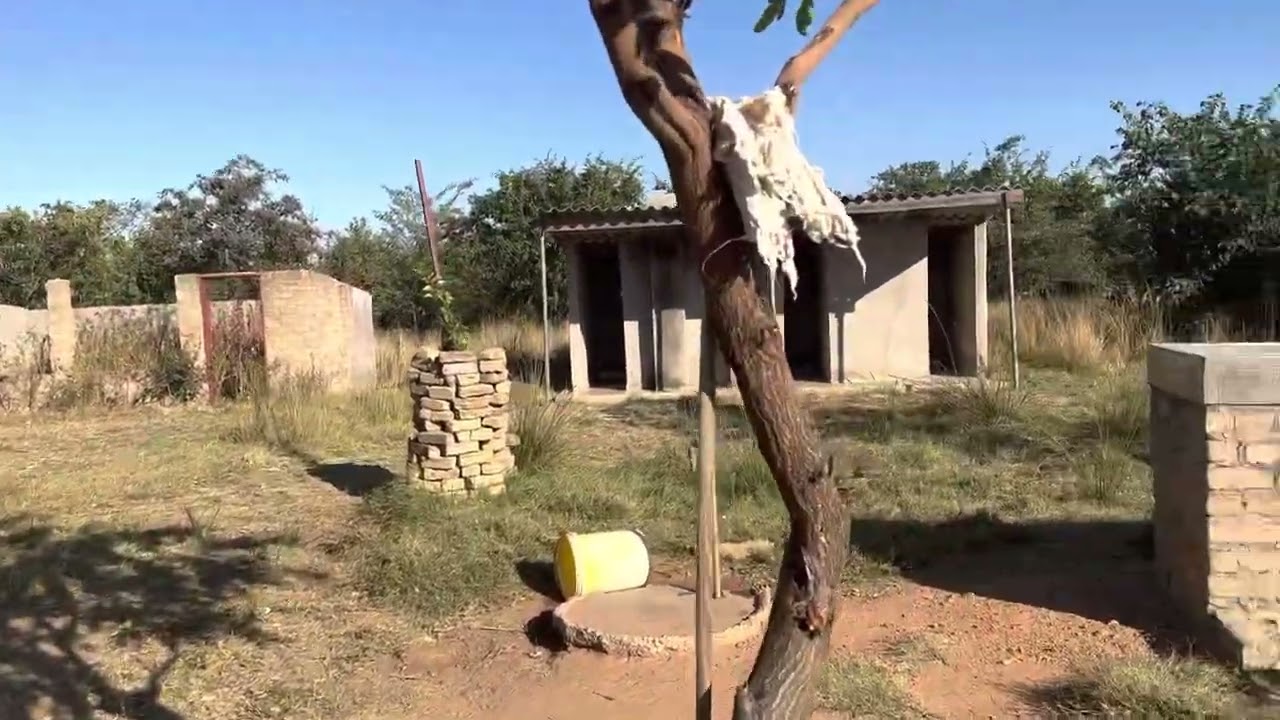 A  self sufficient family home in the middle of nowhere in Zvimba in Zimbabwe is just amazing.