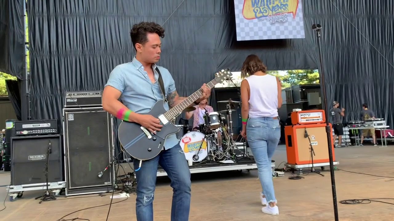 Meg and Dia - Cardigan Weather (Warped Tour 2019)