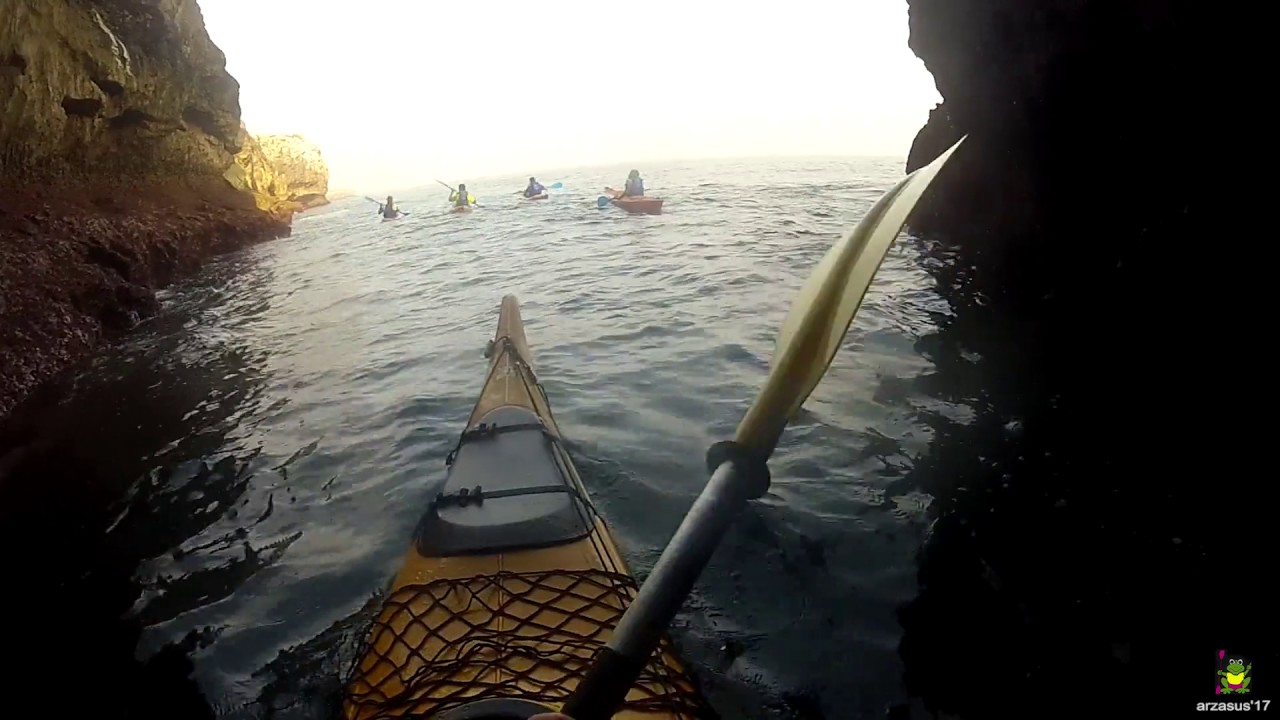 Kayak en Gulpiyuri. Oriente de Asturias