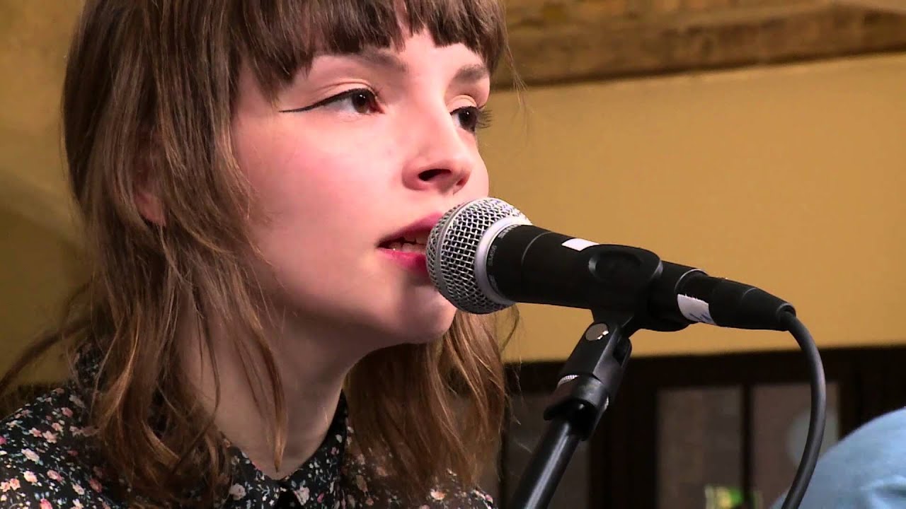 Chvrches - The Mother We Share (Live at joiz)