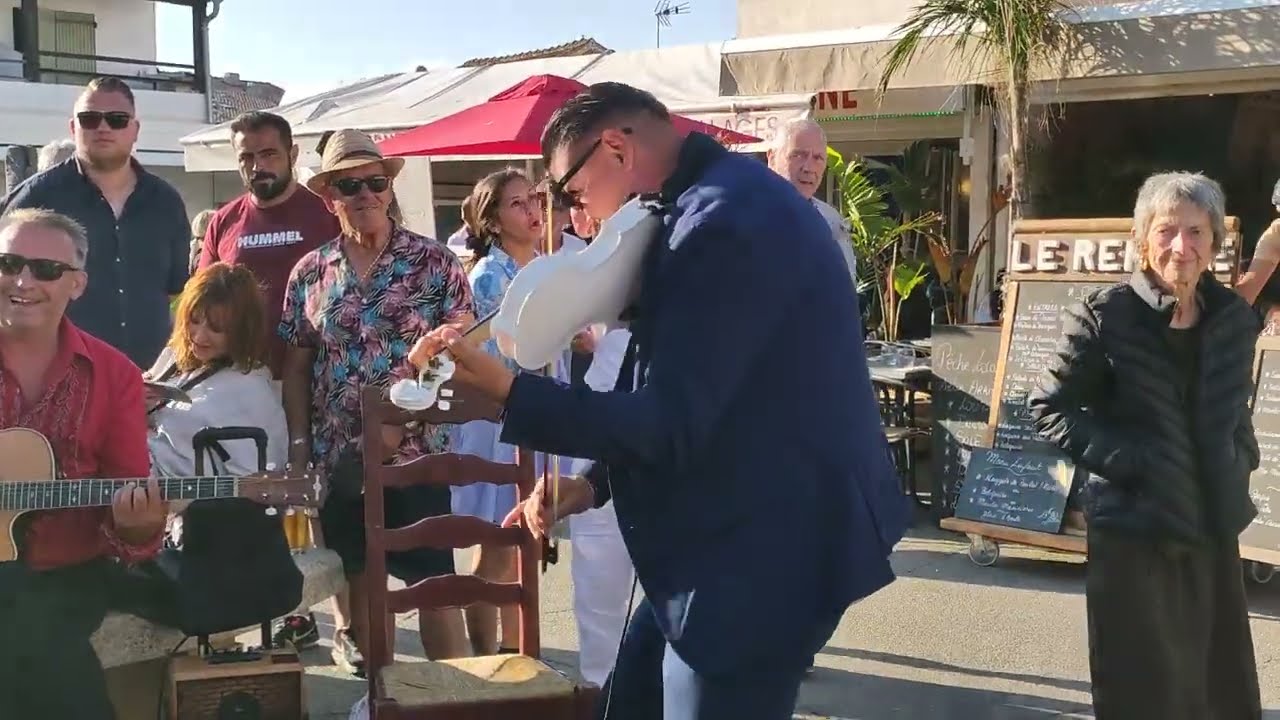 Pèlerinage Saintes Maries de la mer 2024 Paul Guta au violon et Marian Badoï accordéon Hora la minor