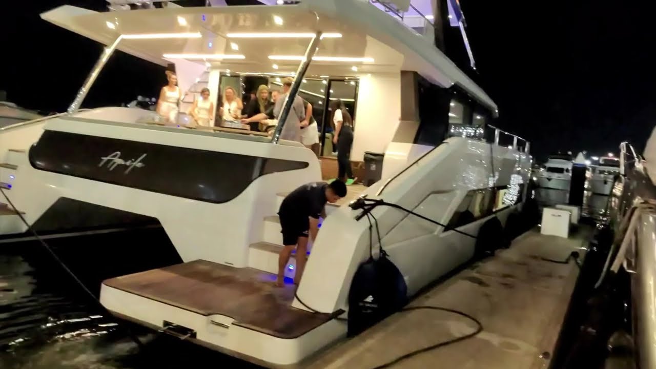 Luxury boat trip Marina Dubai/ UAE/ November 2025