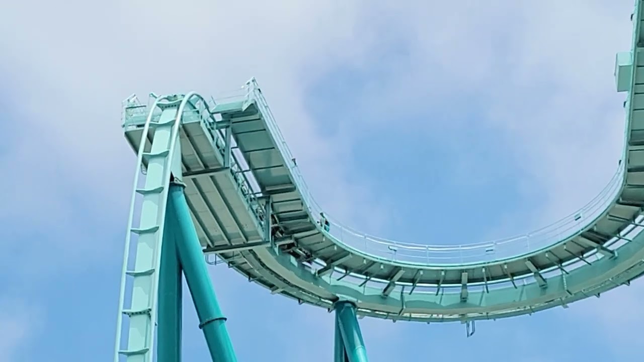 Emperor Dive Coaster. Seaworld, San Diego, CA. May 2022.