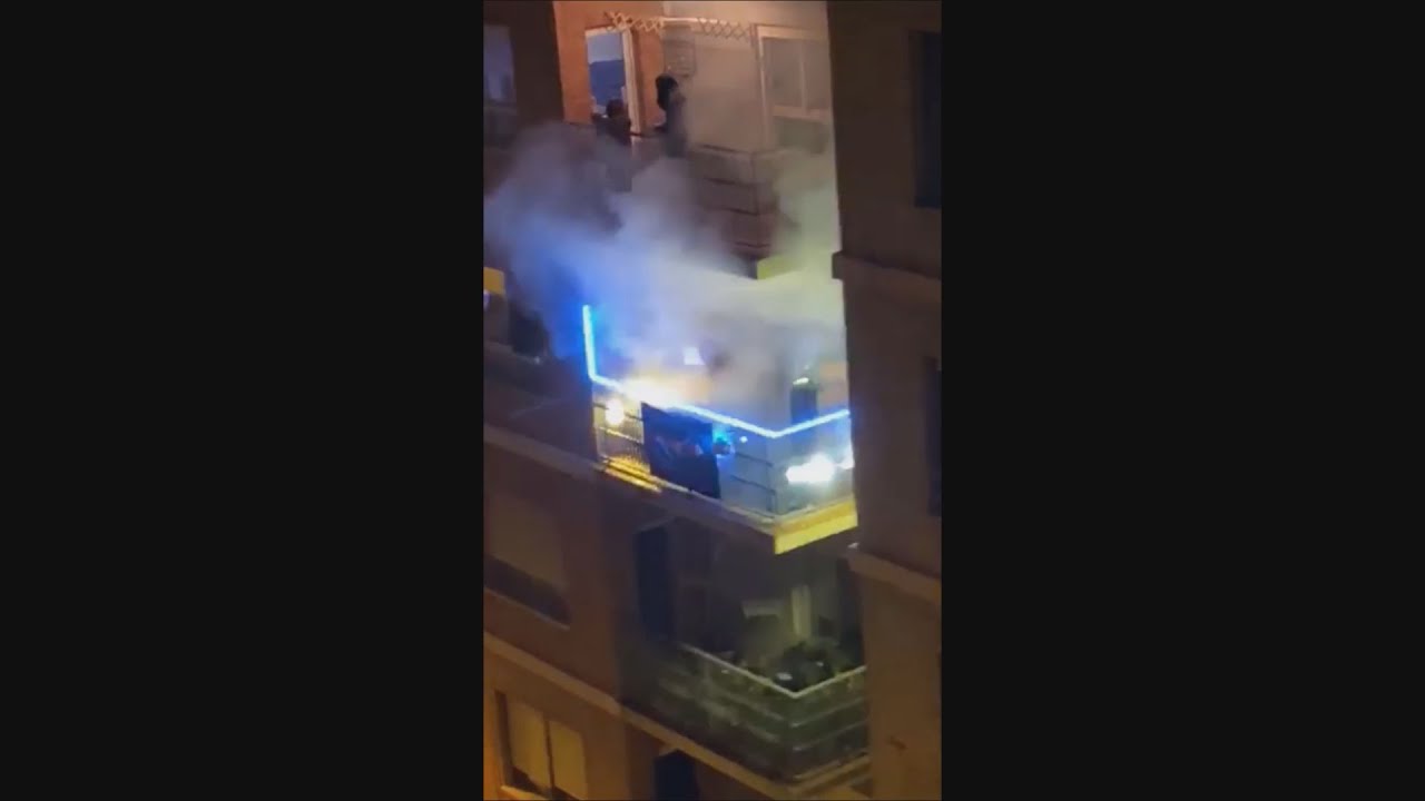 DJ blasts Caramelldansen on a Balcony [FULL, HD]