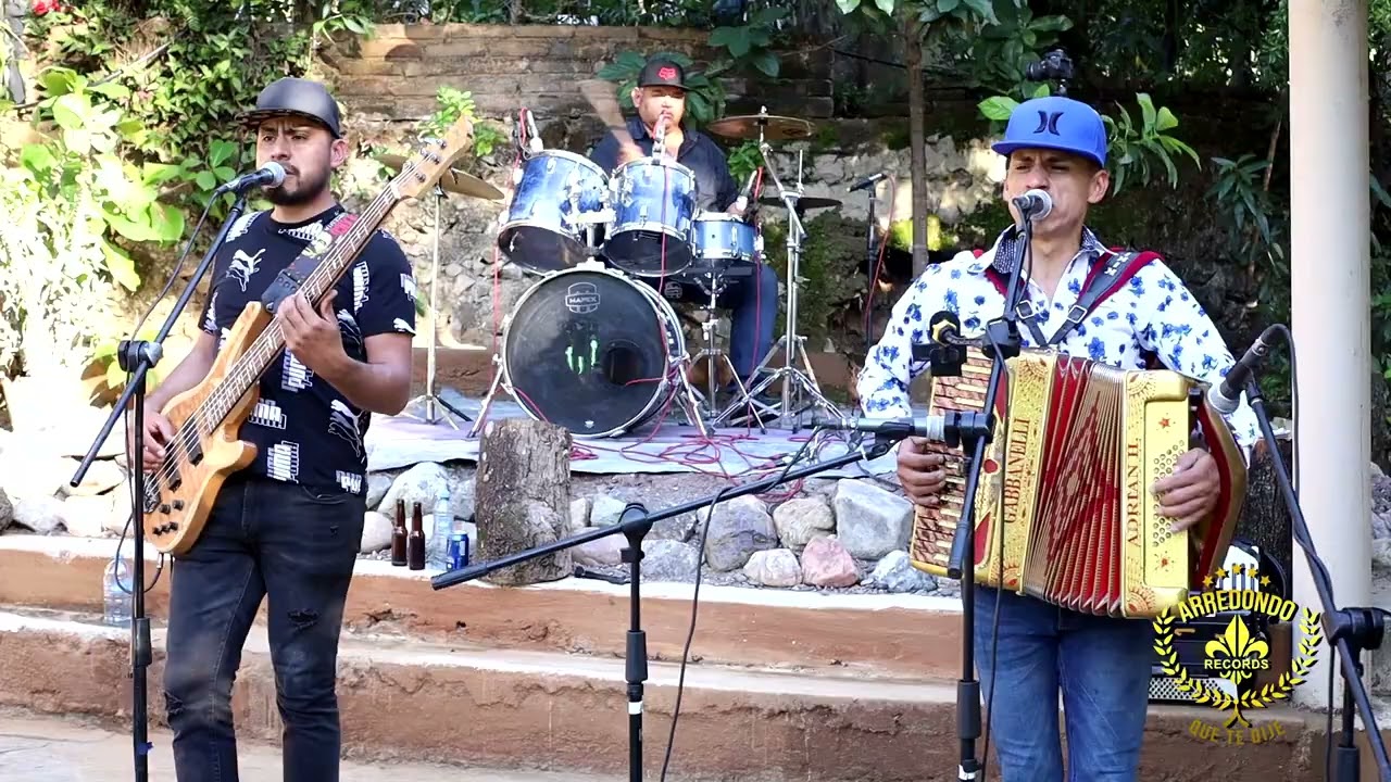 Los Pasajeros De La Sierra- El 2 De Abril (Video Oficial)