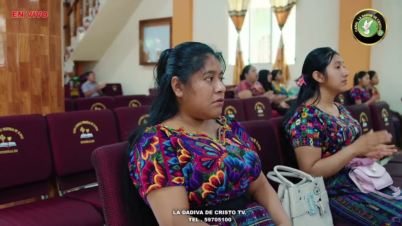 Actividad de la familia cajtunaj en  la iglesia Rey de Reyes Guineales