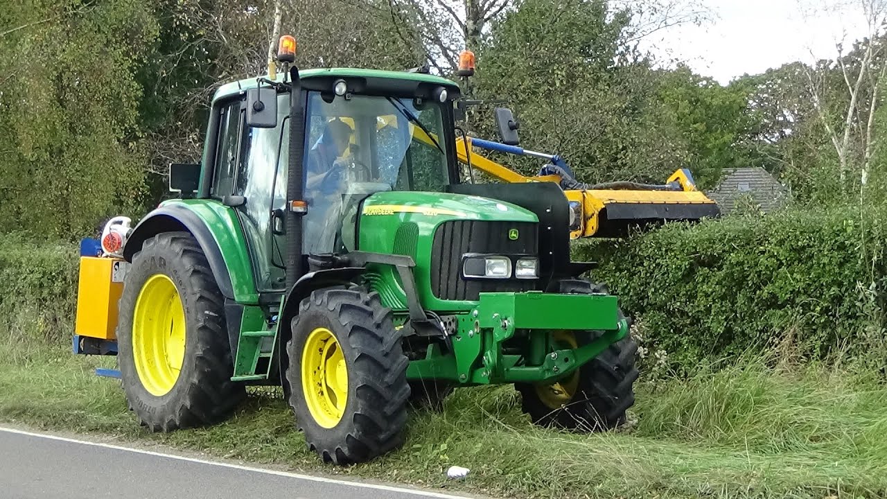 Hedge Cutting with John Deere 6220 & Bomford Trimmer - Hedge Cutting 2021