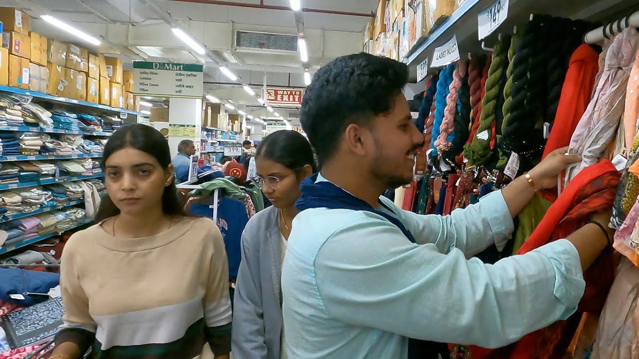 Dmart main hui ladai😂 @siddharthingle358 @ronnyfitvlogs #funny #comedyvideos #vlog #friends