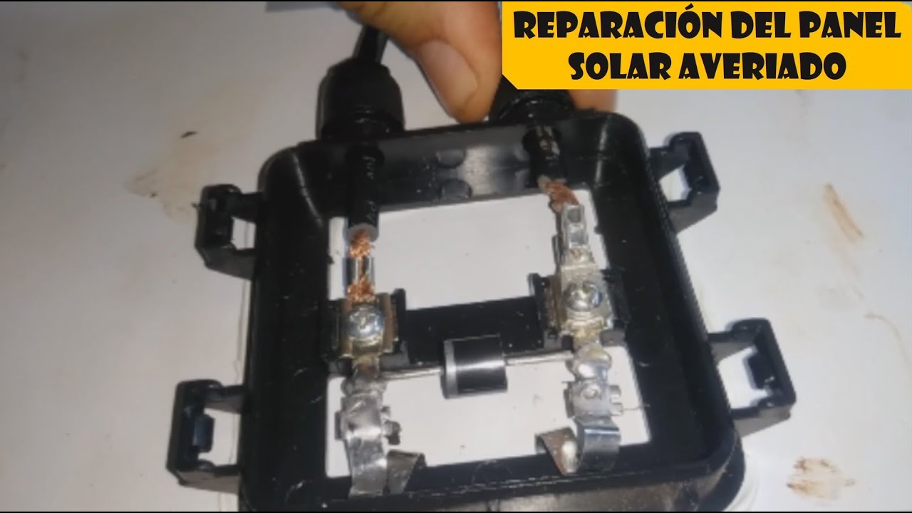 Reparación del panel solar averiado.