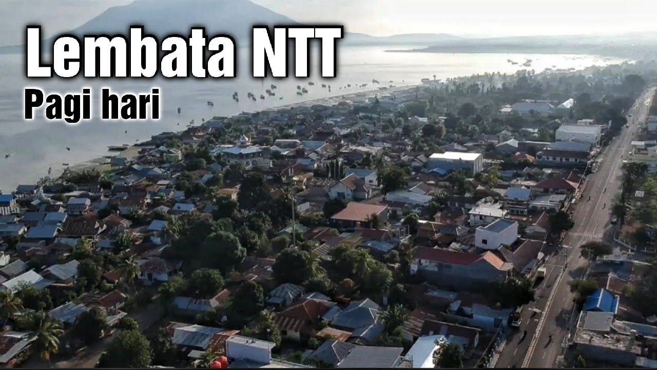 Jalan pagi Lewoleba Lembata NTT