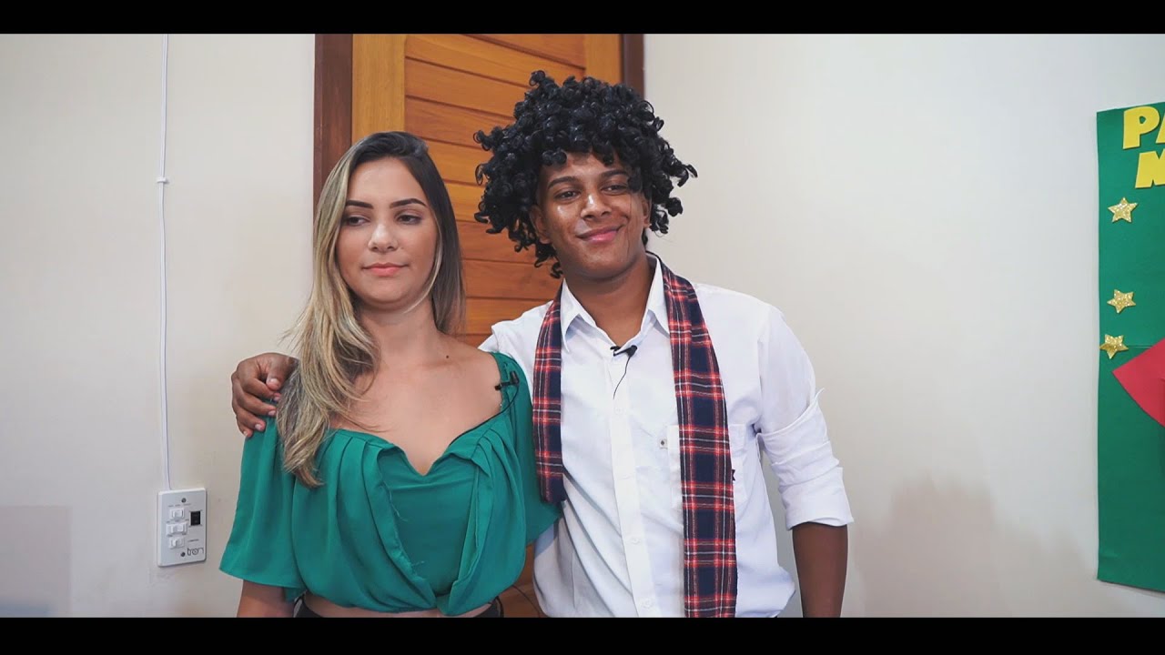 O POBRE HUMILHADO E A NAMORADA GATA ( Filme completo amador )