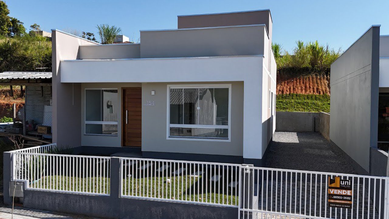 COMO FICOU A CONSTRUÇÃO DE UMA CASA MODERNA MODELO PLATIBANDA DE 3 DORMITÓRIOS SENDO 1 SUÍTE