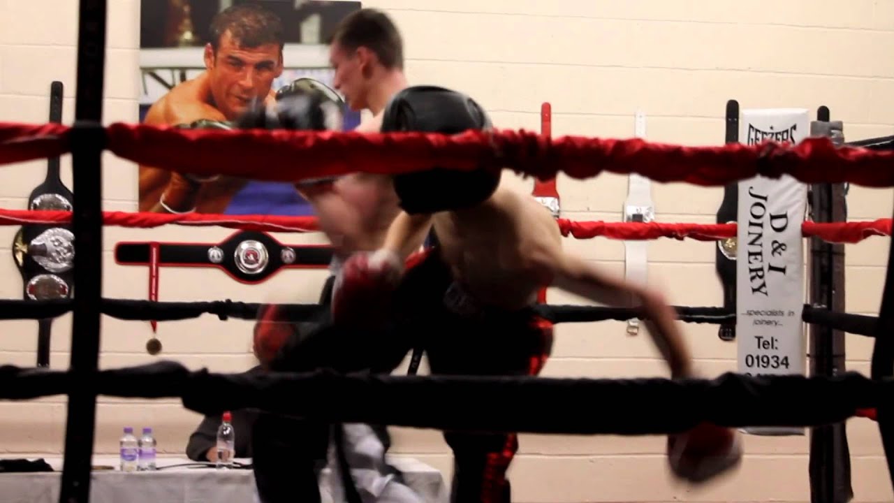 Joe Patterson vs Tony Bradbury - Strike Back Gym (17/10/15)