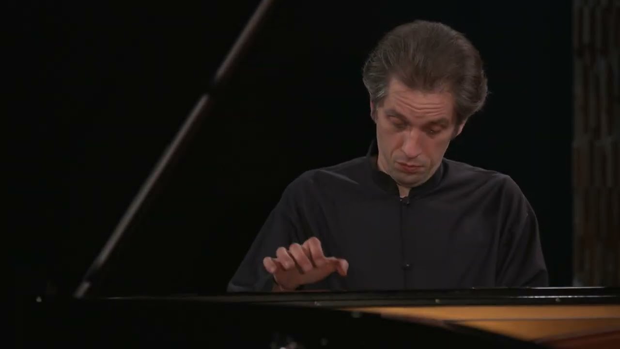 Severin von Eckardstein plays Liszt 