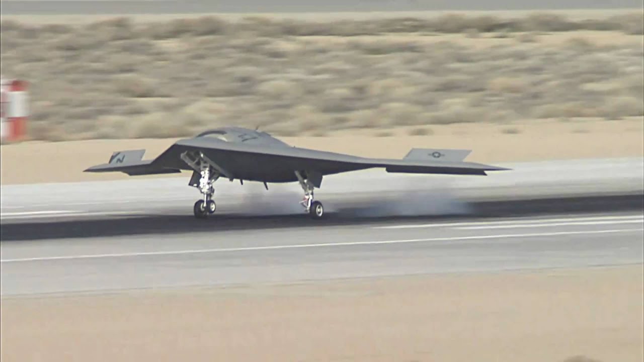 Northrop Grumman - X-47B UCAS First Flight [1080p]