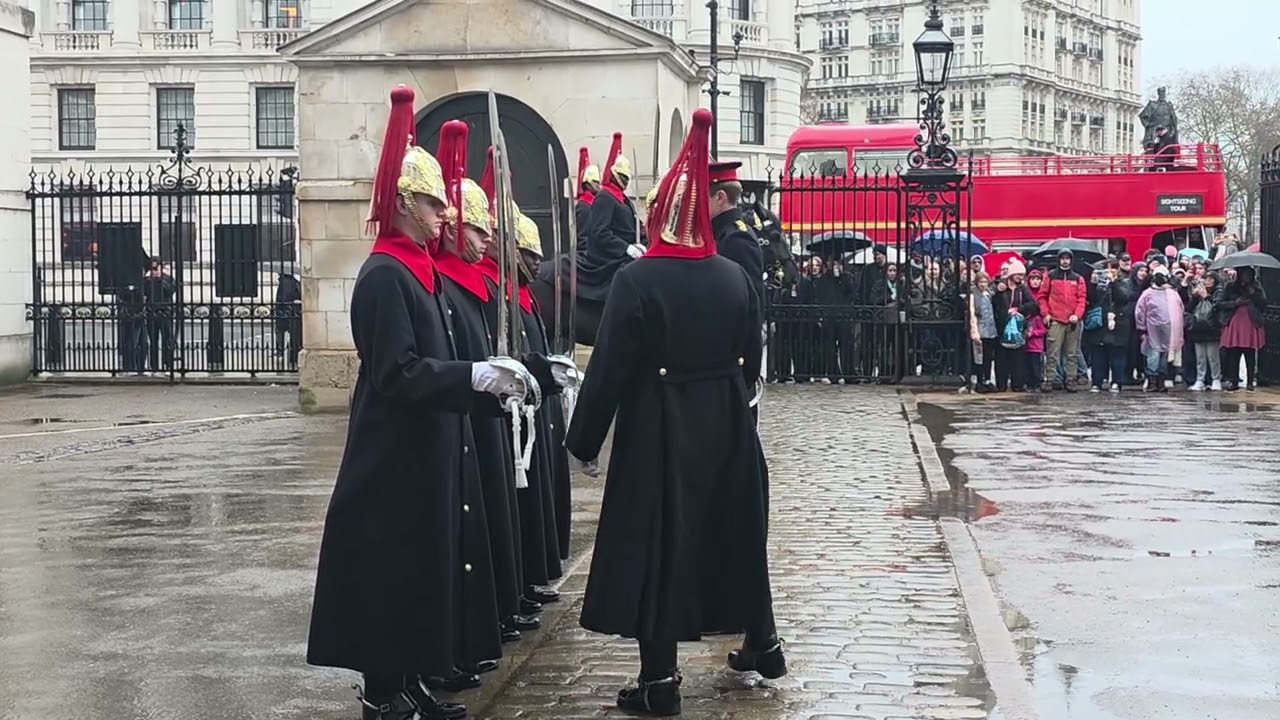 18/03/ 2026 End of th Guard 4 pm#london #buckinghampalace