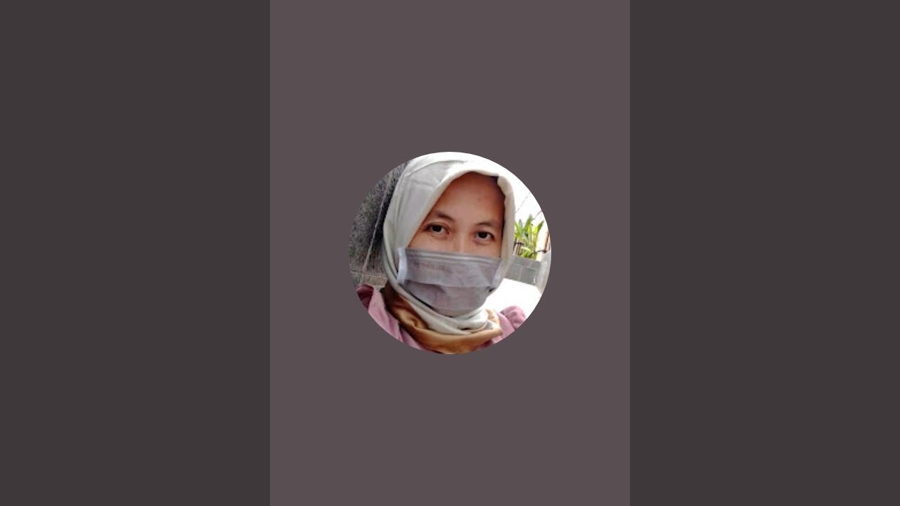 Makan Mie Rebus Gaga Dengan Toping Lengkap